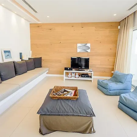 100 וילה פרוטאראס