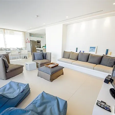 Villa 100 *