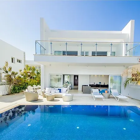 100 Villa Protaras